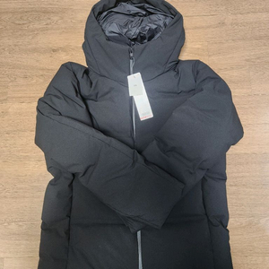 유니클로 심리스 다운패딩 L사이즈 블랙 새 상품팝니다