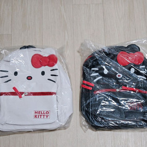 (미개봉) 산리오 헬로키티 가죽 백팩 가방 화이트/블랙 이미지