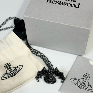 비비안웨스트우드 orb 목걸이 박쥐 급처 이미지