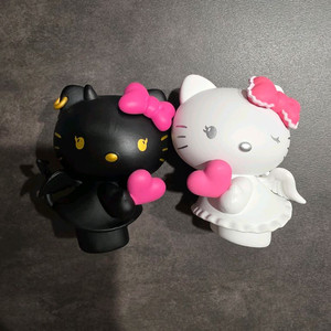 헬로키티 천사 악마 키티 판매해요 이미지