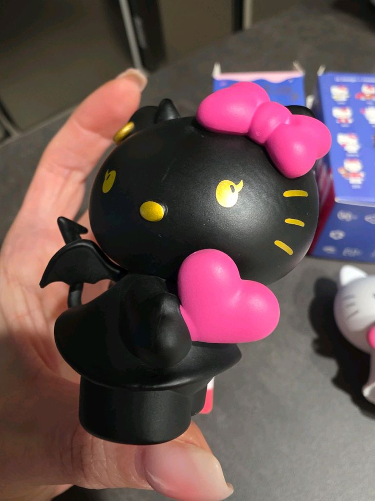 헬로키티 천사 악마 키티 판매해요 이미지