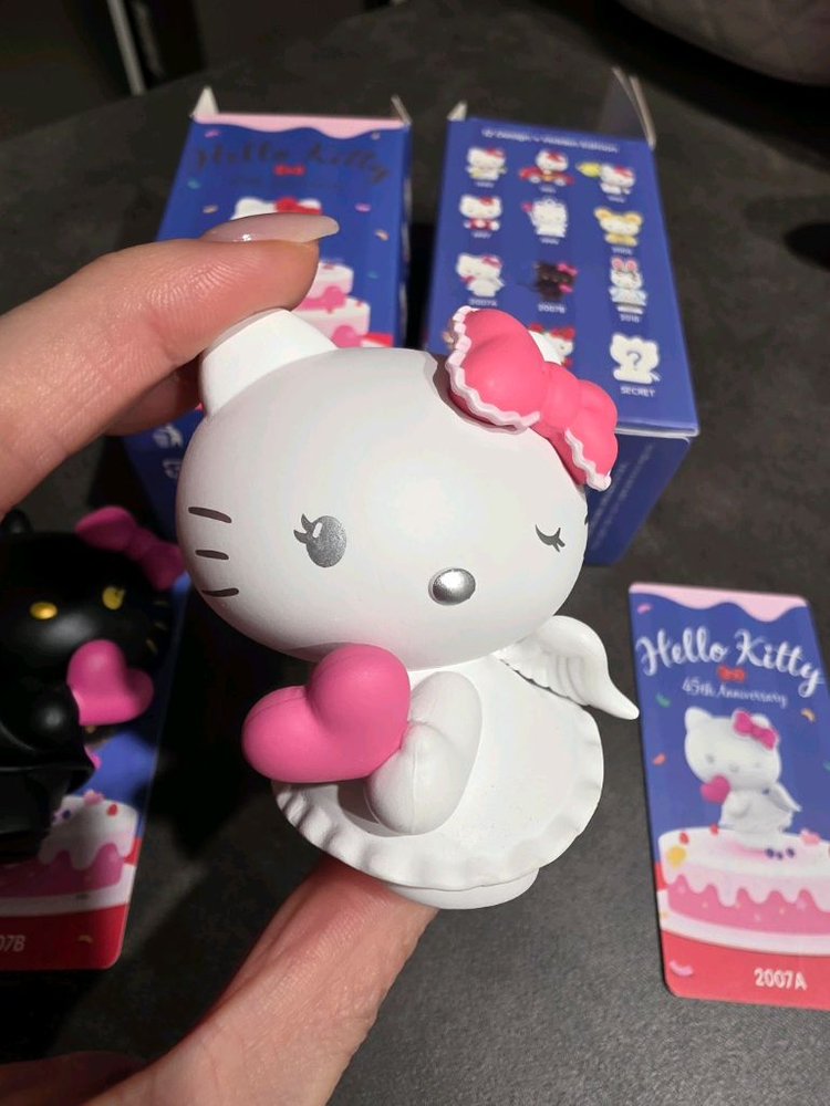 헬로키티 천사 악마 키티 판매해요 이미지