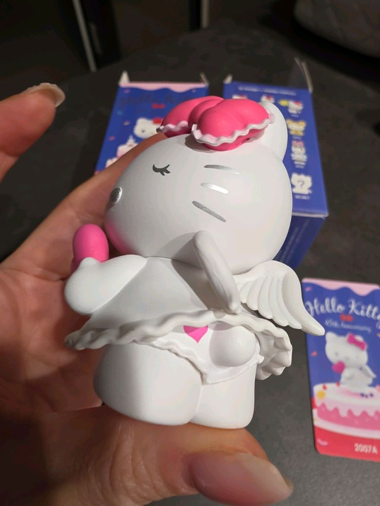 헬로키티 천사 악마 키티 판매해요 이미지