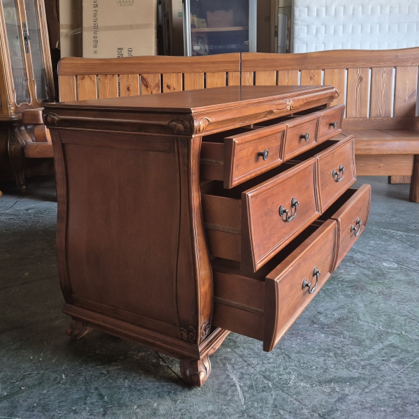 엔틱 원목 서랍장 이미지