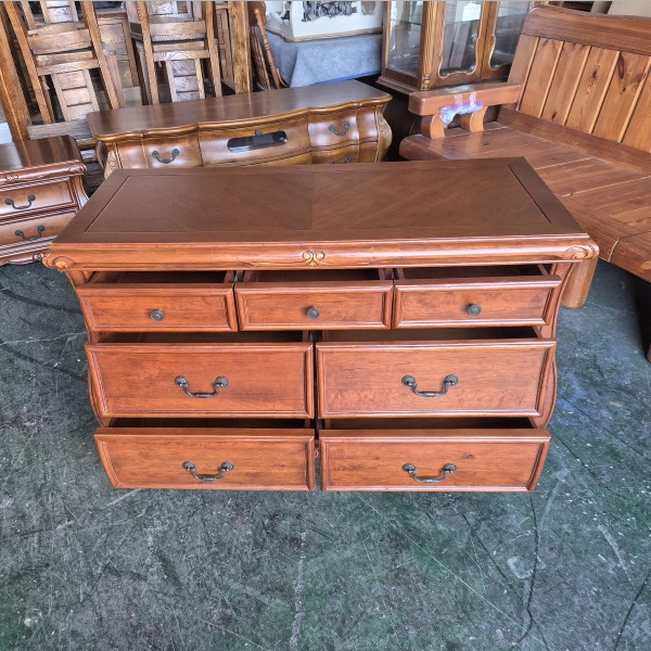 엔틱 원목 서랍장 이미지