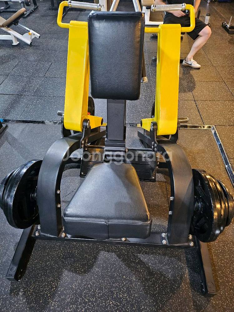 기구교체로 헬스기구머신 미들로우 저렴하게 판매합니다--2