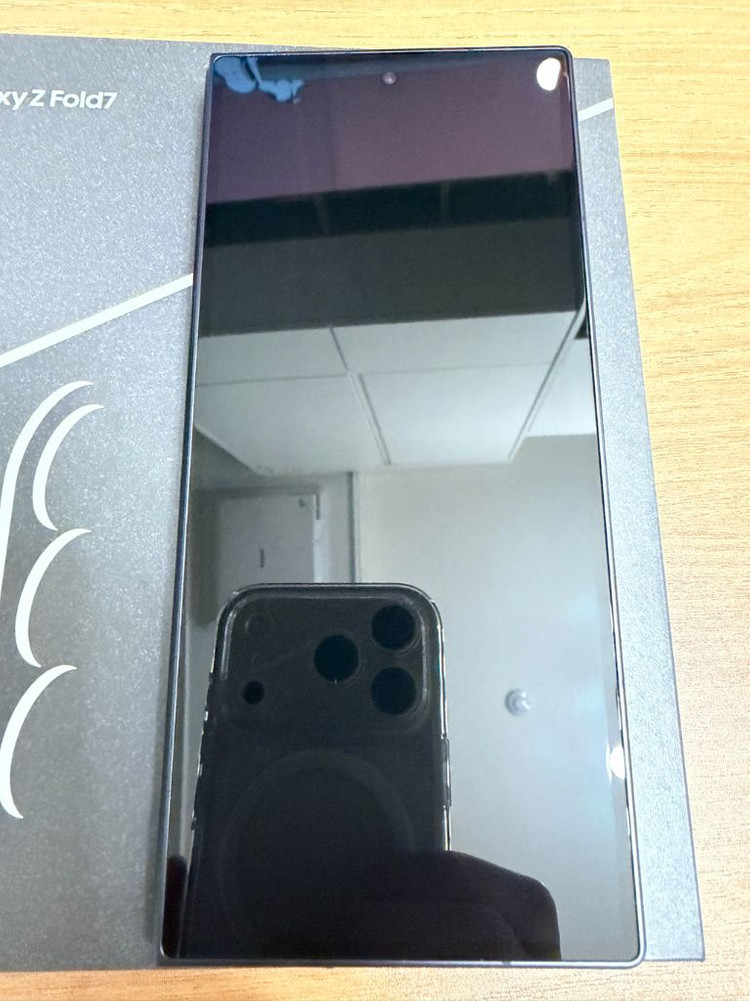 갤럭시 폴드7 512GB 블랙 자급제(외관+배터리 올교체) 팝니다--1