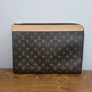 루이비 클러치 거진새거 99프로