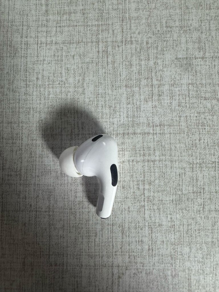 에어팟 프로 2세대 왼쪽 유닛 이미지