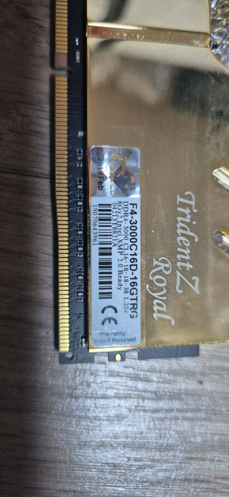 지스킬 ddr4 3000 8g 4개--1