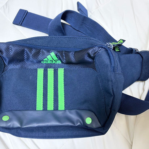아디다스 힙색백 네이비 새거 이미지