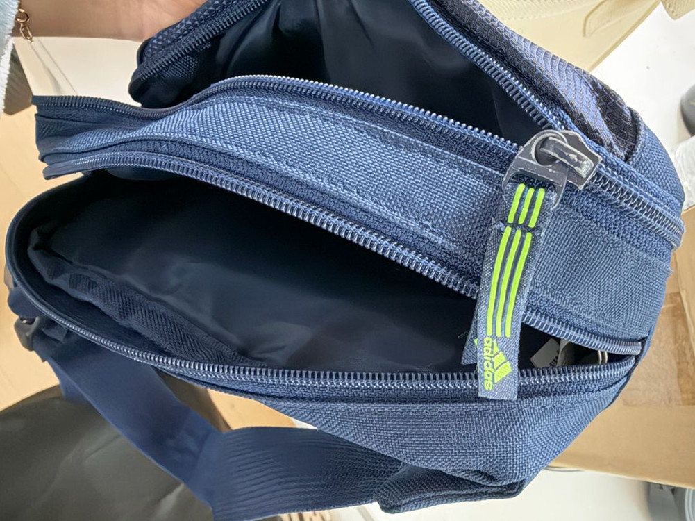 아디다스 힙색백 네이비 새거 이미지