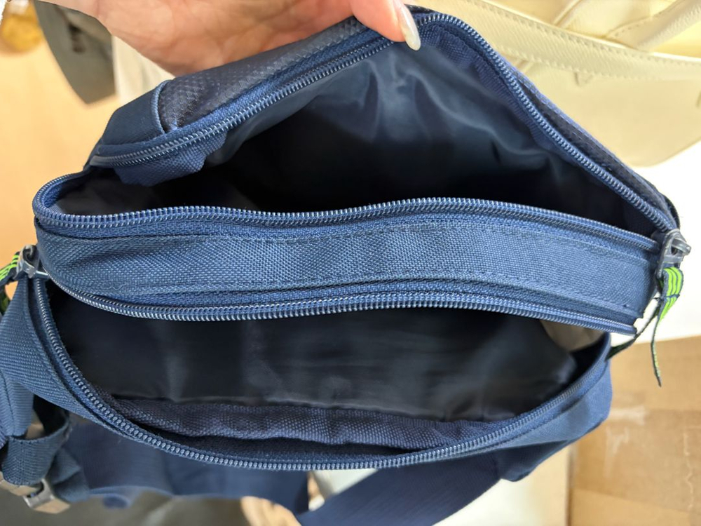 아디다스 힙색백 네이비 새거 이미지