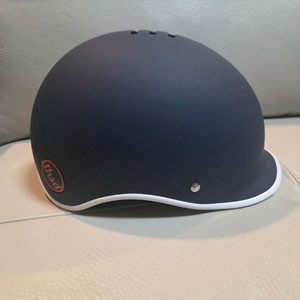 따우전드 자전거 스쿠터 오토바이 헬멧 팝니다