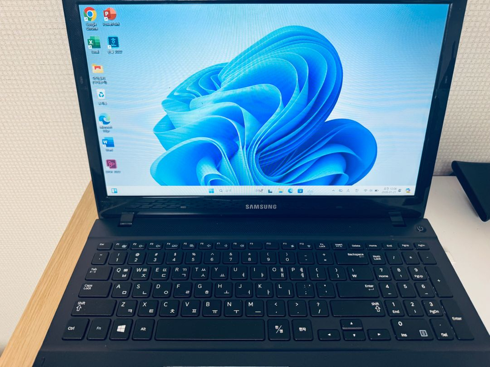 삼성 15인치 사무용 유튜브감상 가성비 노트북--2