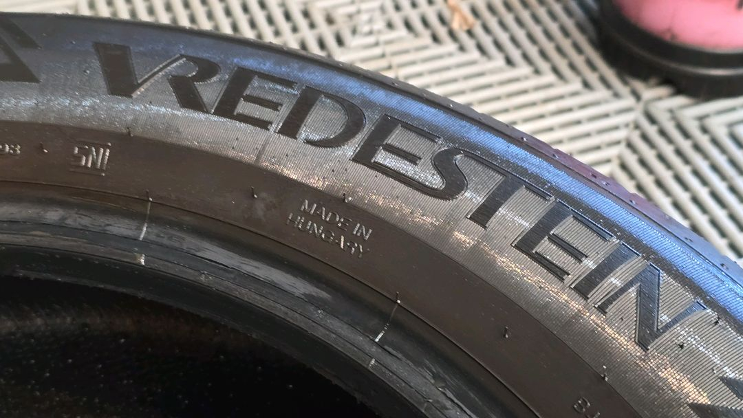 BMW2 액티브투어러 U06 브레데스테인 205 60 17 205/60R17 A급 판매 이미지