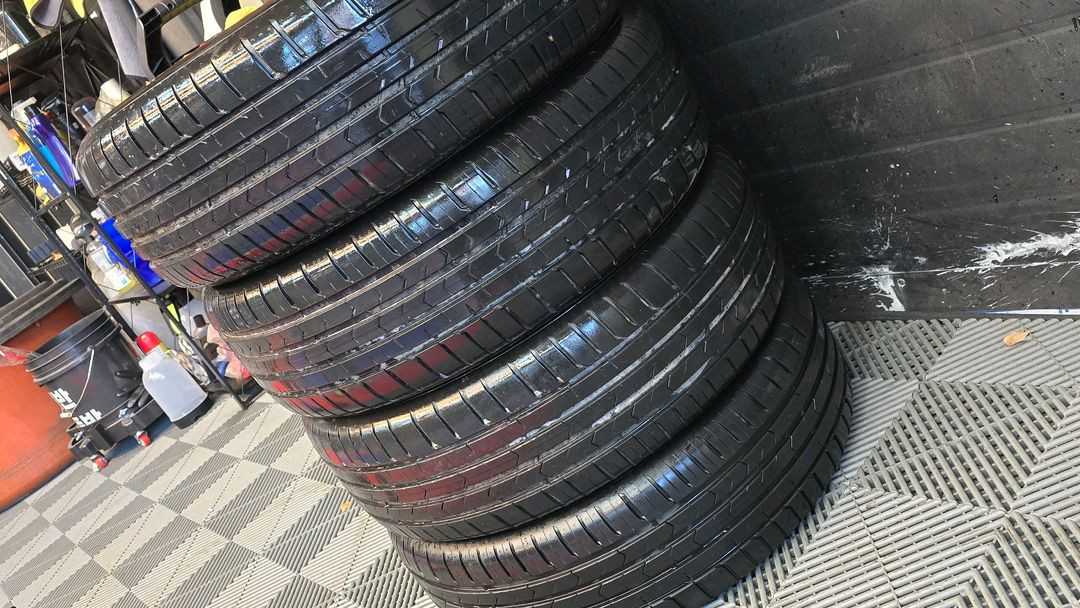 BMW2 액티브투어러 U06 브레데스테인 205 60 17 205/60R17 A급 판매 이미지