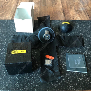 나이키 한정판 LANCE ARMSTRONG 시계 이미지