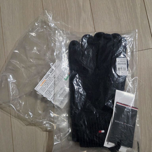 타미힐피거 플래그 플로피 니트 글로브 장갑