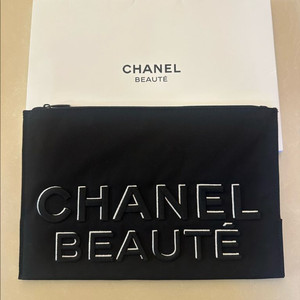 샤넬 로고 입체자수 빅파우치 박스 새상품