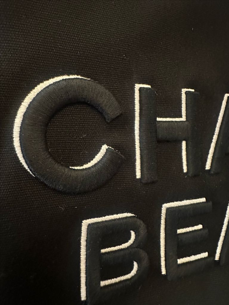 샤넬 로고 입체자수 빅파우치 박스 새상품--1