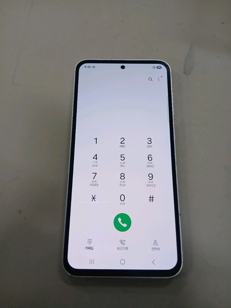 갤럭시S23fe 256GB 크림 단말기 입니다. 이미지
