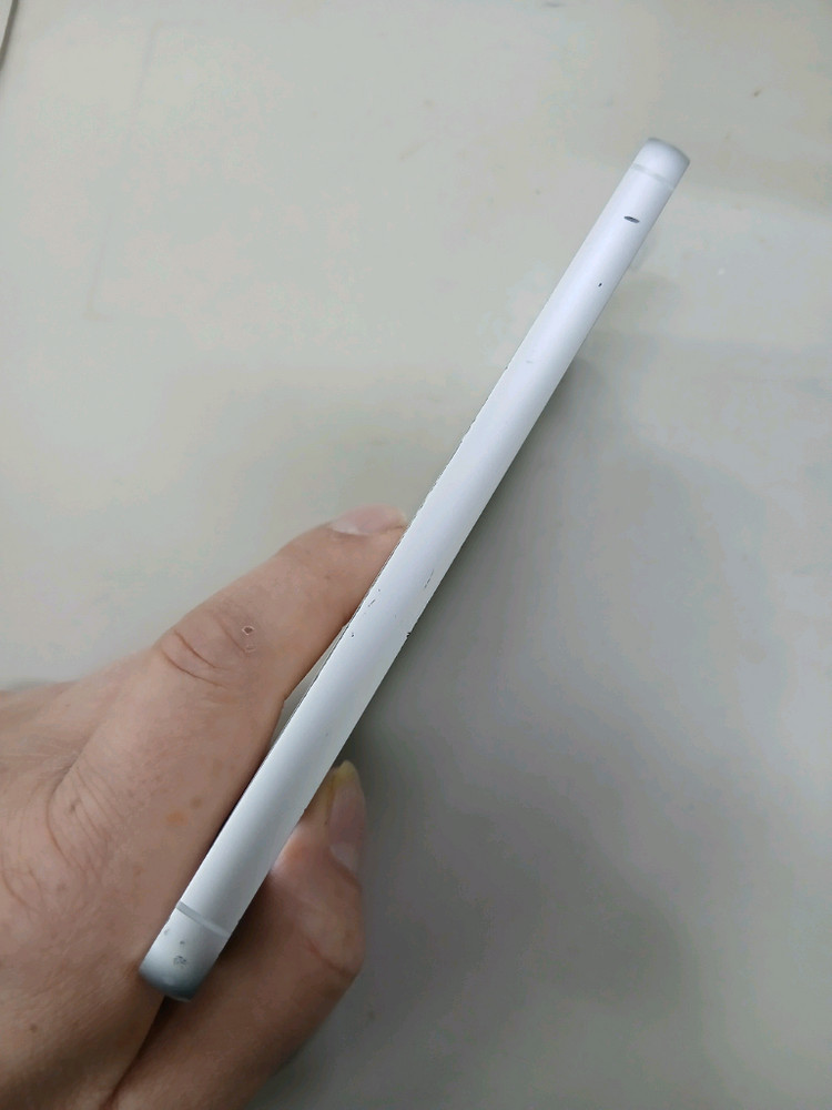 갤럭시S23fe 256GB 크림 단말기 입니다. 이미지