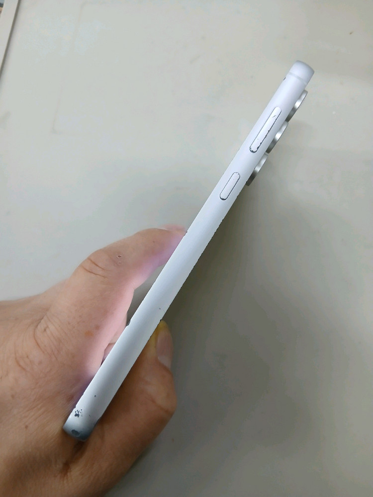 갤럭시S23fe 256GB 크림 단말기 입니다. 이미지