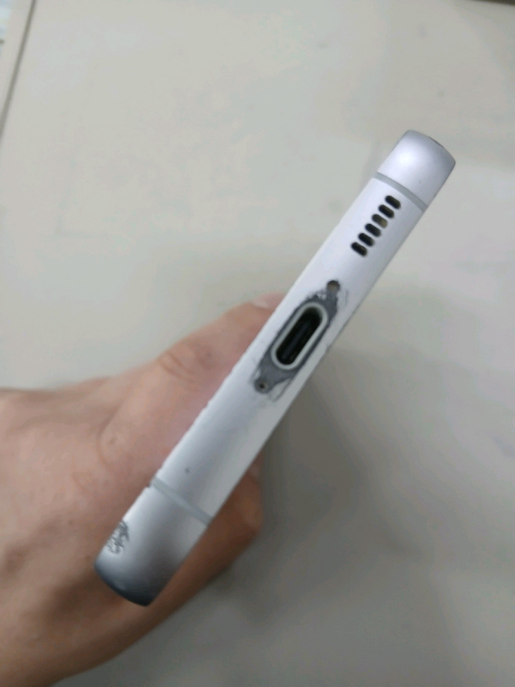 갤럭시S23fe 256GB 크림 단말기 입니다. 이미지