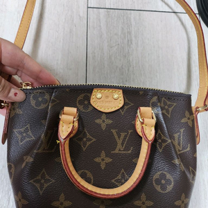 류이비툥 셔링 미니 크로스백