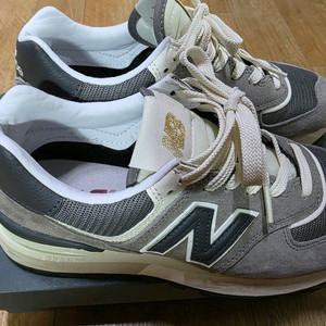 뉴발란스 u574 그레이 240사이즈