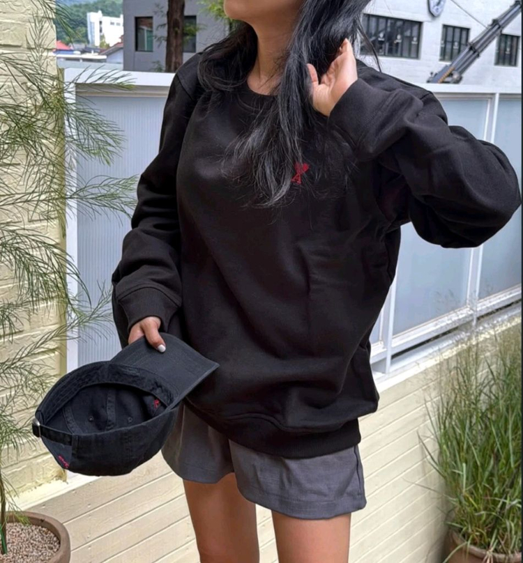 새상품 아미 AMI 맨투맨 스워트 셔츠 이미지