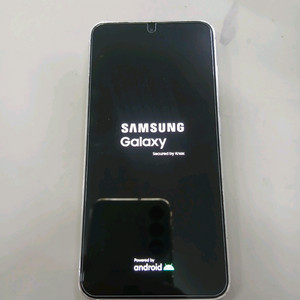 갤럭시S23 5G 256GB 크림색 단말기 입니다.