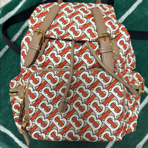 버버리 모노그램 럭색 백팩