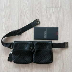 투미 가죽 힙색(리미티드에디션) 중고장터에 이제품 1개존재