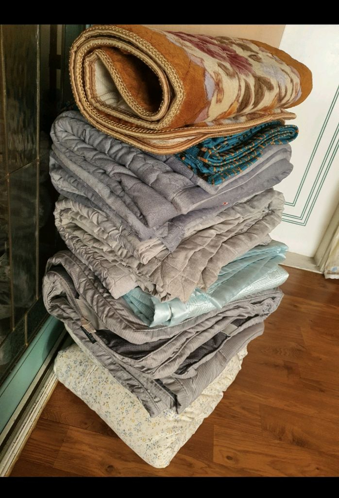 이불종류5가지편하게부담없이임시자취하면서막쓰실분께저렴히2만4천원그외2가지덤--6