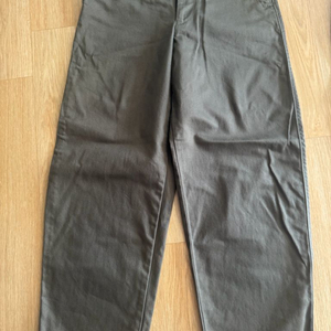 유니클로 와이드핏 치노팬츠 카키