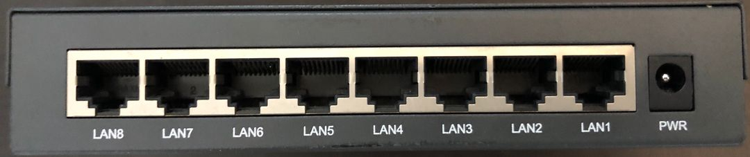네티스 8포트 기가비트 이더넷 스위치 판매합니다.--3