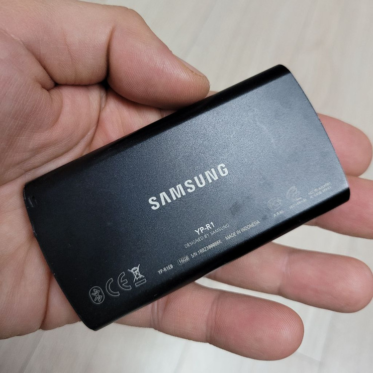 삼성 YEPP YP-R1 16기가 MP3 부품용 이미지