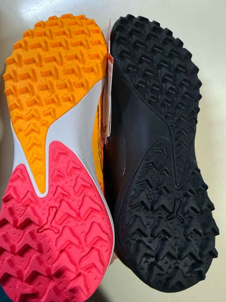 푸마 울트라 얼티메이트 풋살화 TF 250mm 트릭스 새상품--5