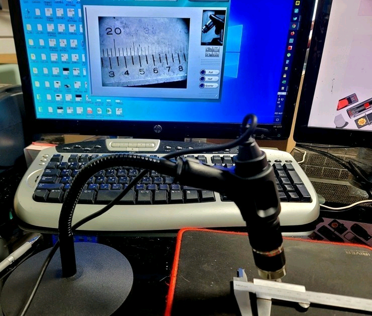 전자부품등 미세회로나 소형부품을 모니터로 확대해서 보는 전자현미경입니다--1