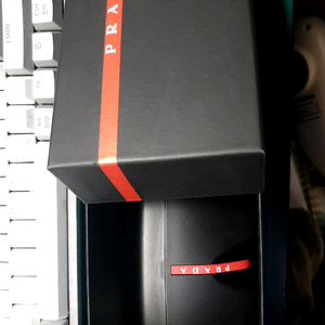 프라다 선글라스 케이스