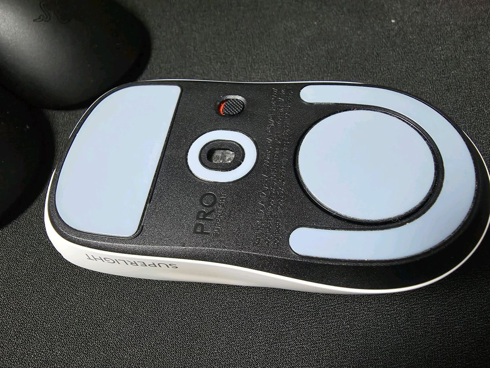 로지텍 게이밍 마우스 지슈라2 화이트--2