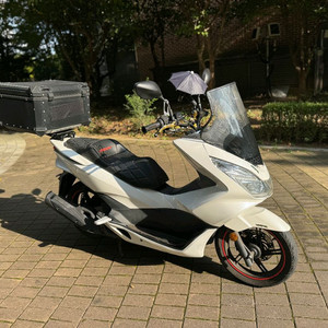 혼다 pcx125 17년 스마트키 화이트컬러 판매합니다