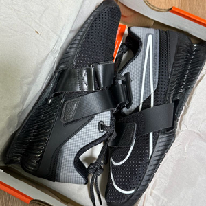 나이키 로말레오4 역도화