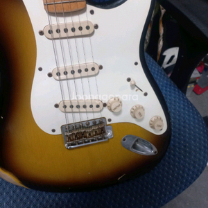 펜더 56년 커스텀 레릭 일렉기타 이미지