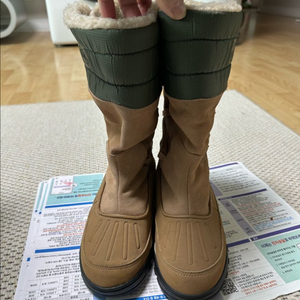 오프르드 여성 방한용 털부츠 카멜 245사이즈 1번신은 거의 새제품 팝니다길이 30cm정도