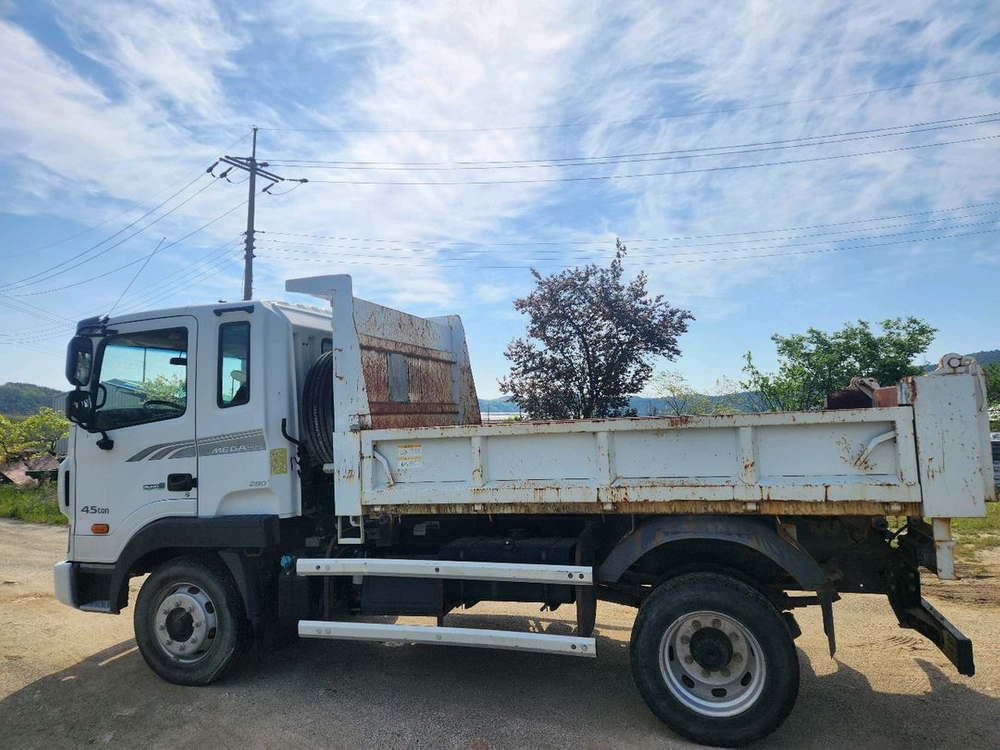4.5톤 덤프트럭--1