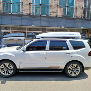 모하비 더 마스터 화이트 새제품 창고정리 저렴하게 130만원 장착합니다. 윈드가드 옵션 10만원 추가 셋팅입니다.