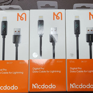 [맥도도] 디스플레이 라이트닝 to A / 3A 고속 충전 팝니다.(택포)